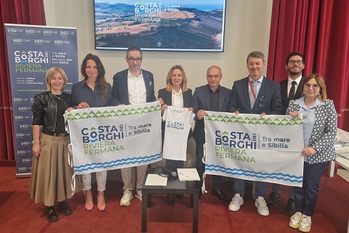 Bandiere Blu e Costa dei Borghi issate su tutta la Riviera fermana