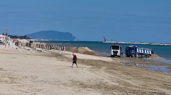 Ripascimento della ghiaia e tre nuove scogliere per il litorale di Porto Sant'Elpidio