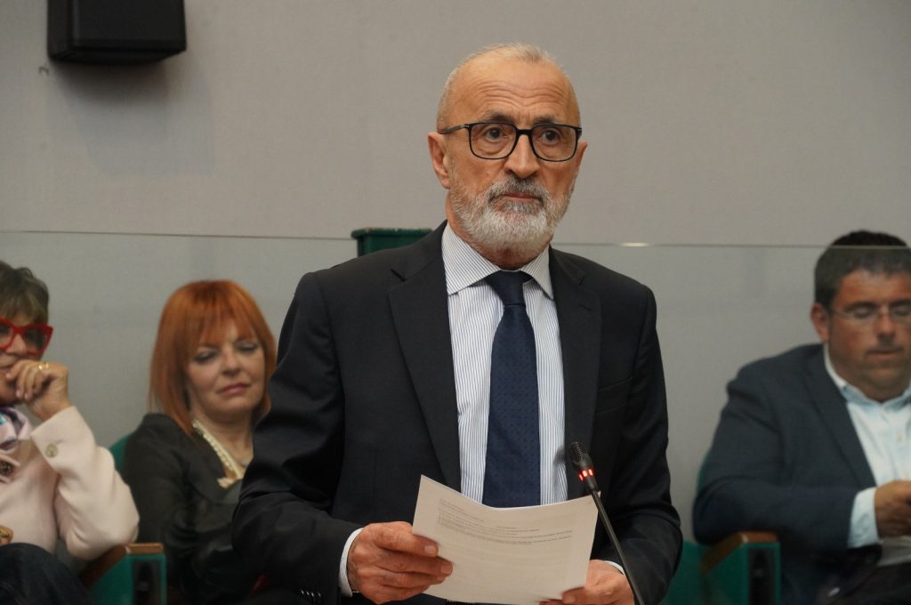 Cesetti Pd: “Da Calcinaro solo bugie per coprire ritardi e plasmagate, pensi al diritto alla salute più che alle elezioni comunali”