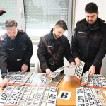 Targhe tedesche contraffatte, smascherata rete di auto fantasma nel Fermano. Denunciati due rivenditori