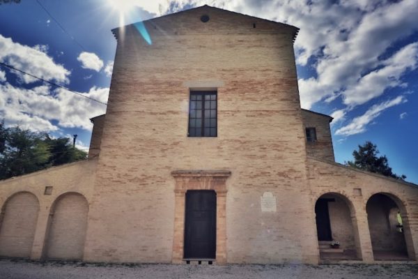 Profanata la chiesa dei Sacri Cuori a Fermo, l'arcivescovo invita a un gesto di riparazione