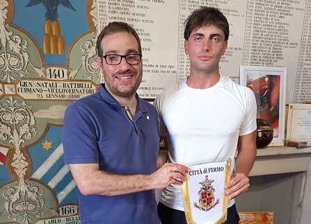 Il giovane campione del golf Michetti ricevuto dal sindaco di Fermo