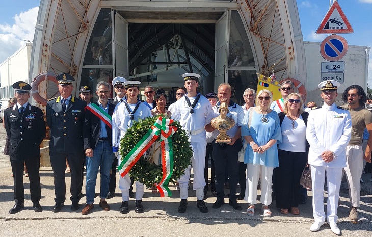 Festival del Mare chiude con padella gigante, omaggio ai caduti e musica a Porto San Giorgio