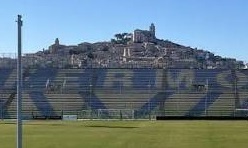 La Fermana FC si presenta in piazza Verdi, nuove maglie con le effige del duomo