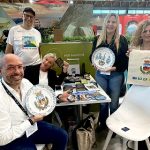 Civitanova dona piatti e opere d'arte Ucai ai tour operator del TTG Rimini