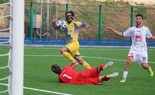 Fermana Coppia Italia: Fofi acciuffa in extremis il pareggio (1-1) a Treia